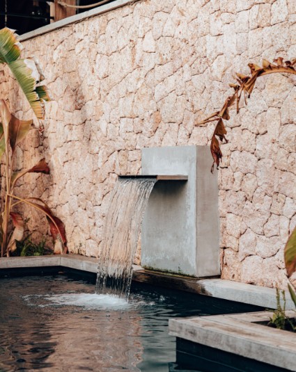 Water feature outdoor