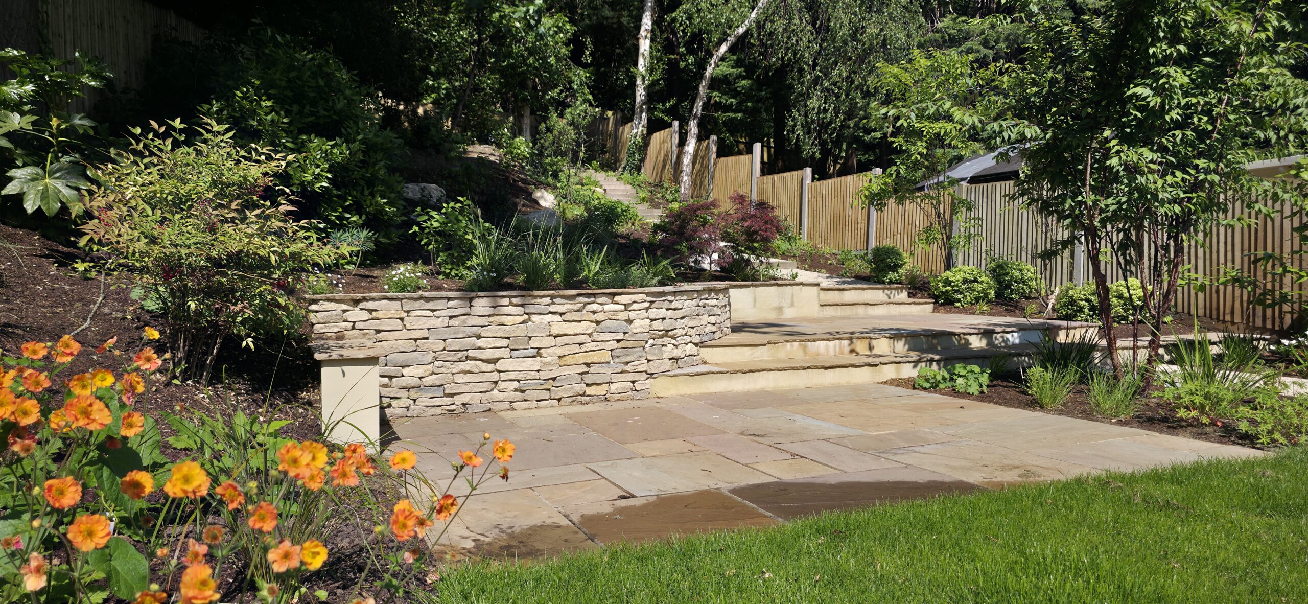 Modern garden retreat with pergola